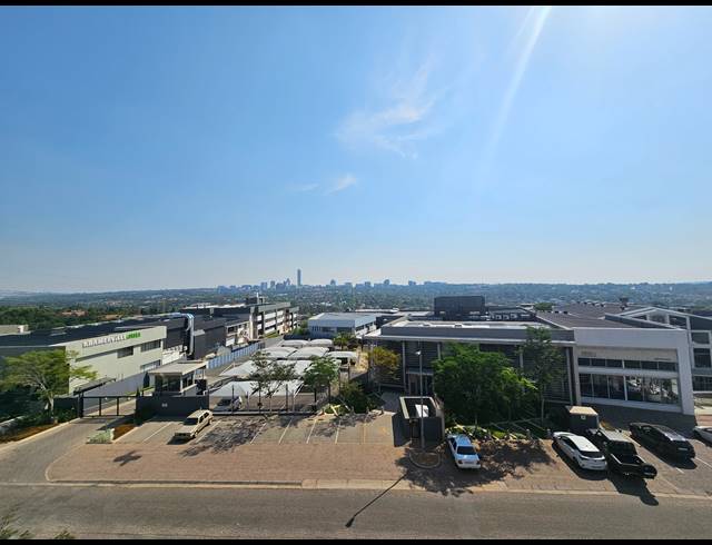 201M² SHOWROOM TO LET IN KRAMERVILLE